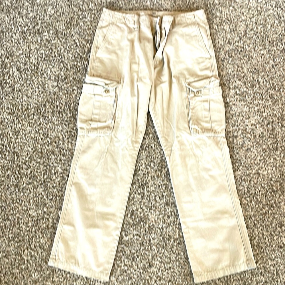 31x30 Old Navy Khaki cargo men’s pants‎